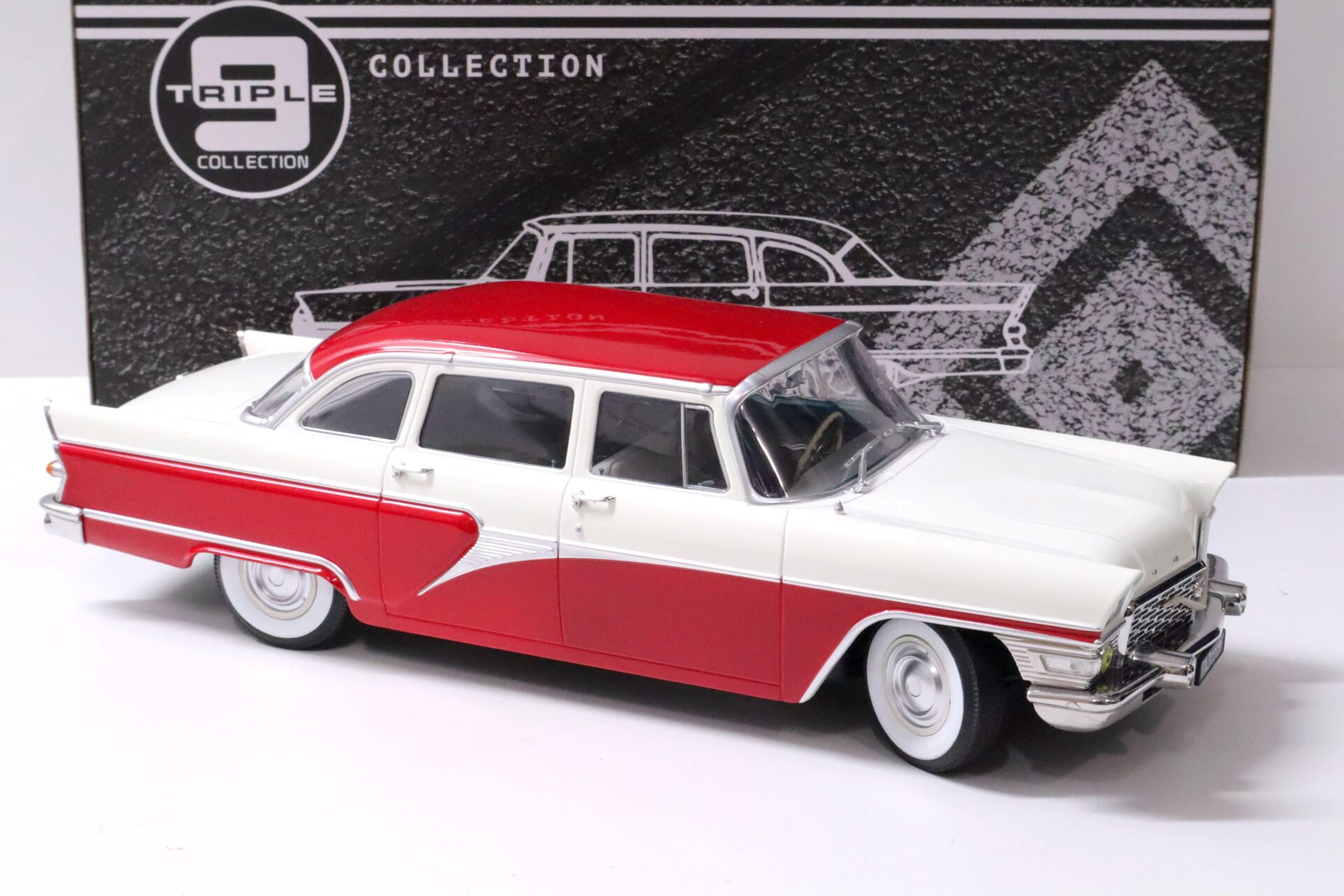 1:18 Triple9 1959 GAZ 13 Seagull Limousine dark red/ white Die-Cast