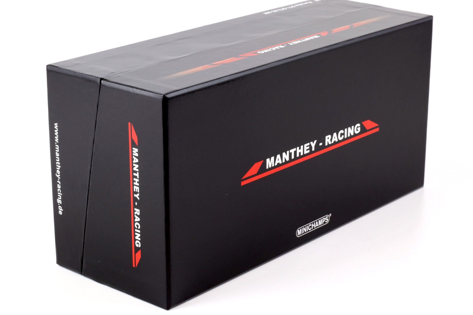 1:18 Minichamps Porsche 911 (991.2) GT3 RS MR white Manthey-Racing Special Box