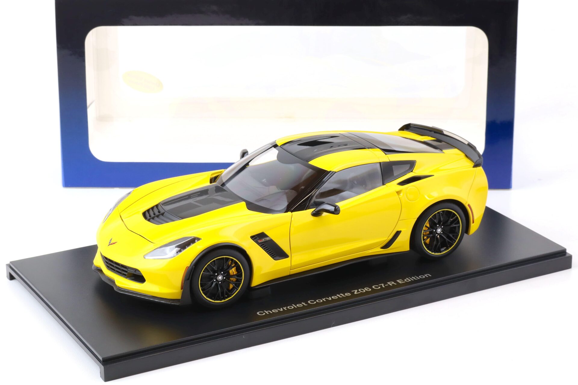 ID 74440 orig.jpg 1:18 AUTOart Chevrolet Corvette C7 Z06 C7R Edition Corvette Racing yellow
