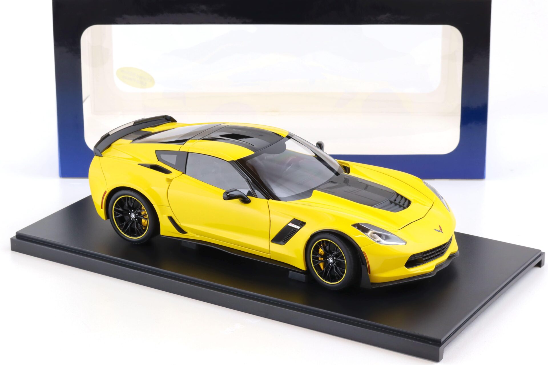 1:18 AUTOart Chevrolet Corvette C7 Z06 C7R Edition Corvette Racing yellow