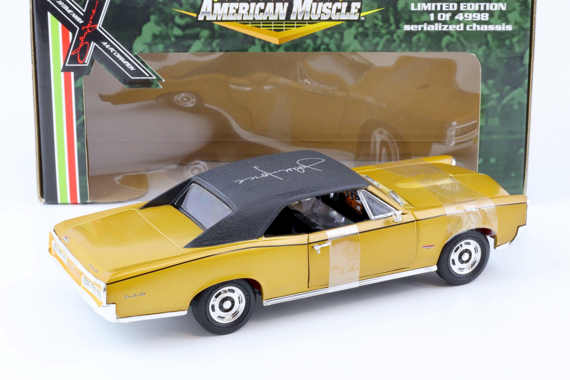 1:18 ERTL American Muscle 1966 Pontiac GTO John Force gold metallic/ black