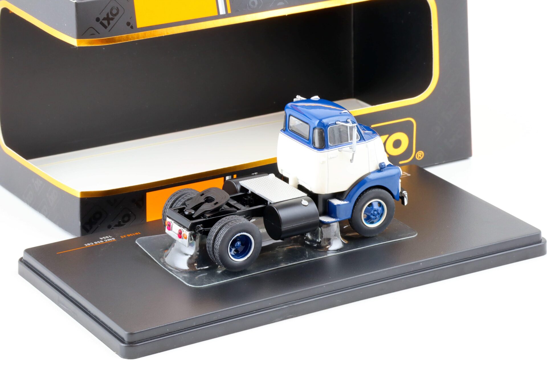 1:43 IXO GMC 950 COE SZM Truck white/ blue 1954