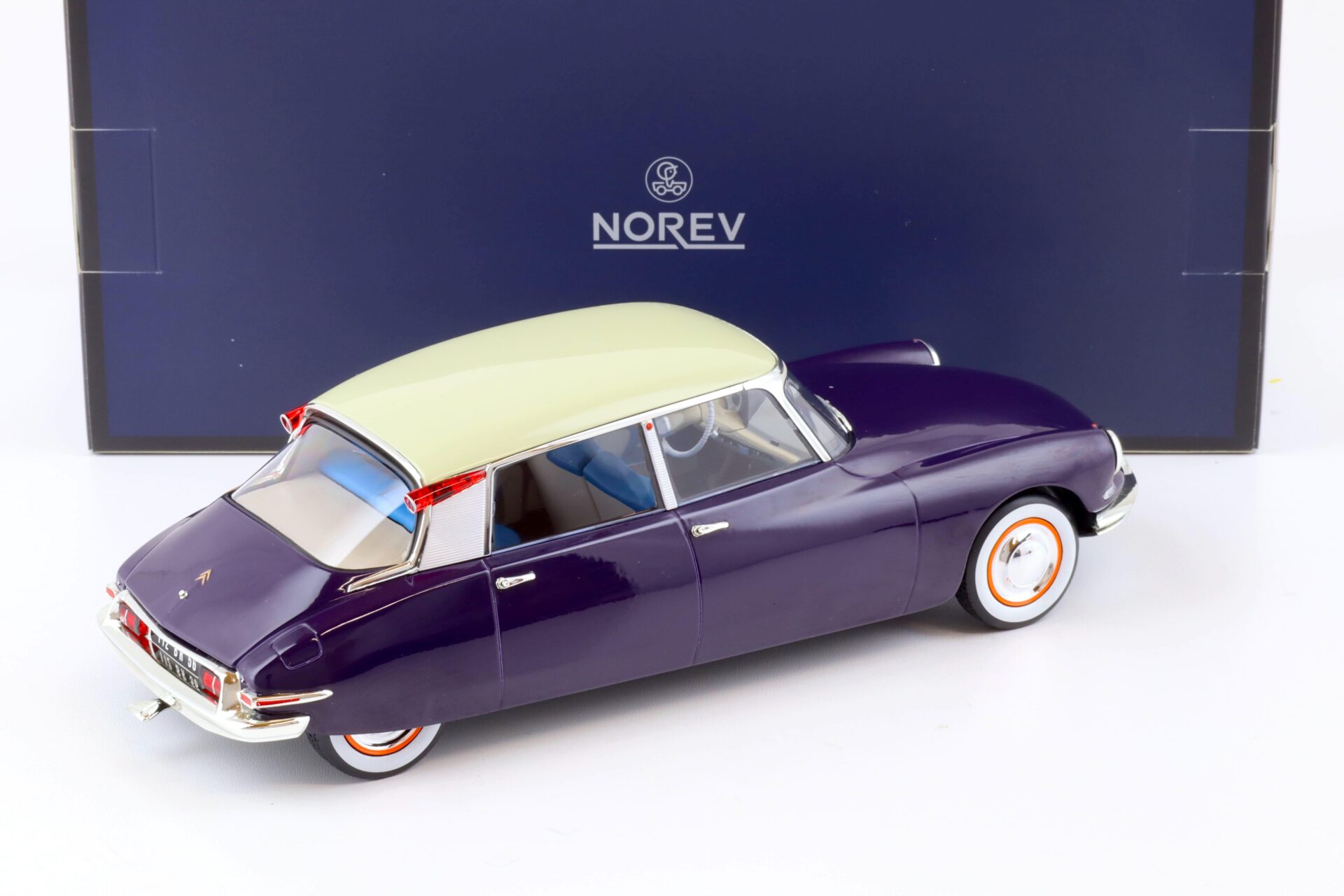1:18 Norev Citroen DS 19 Aubergine & Champagne 1956 - Limited 400 pcs.
