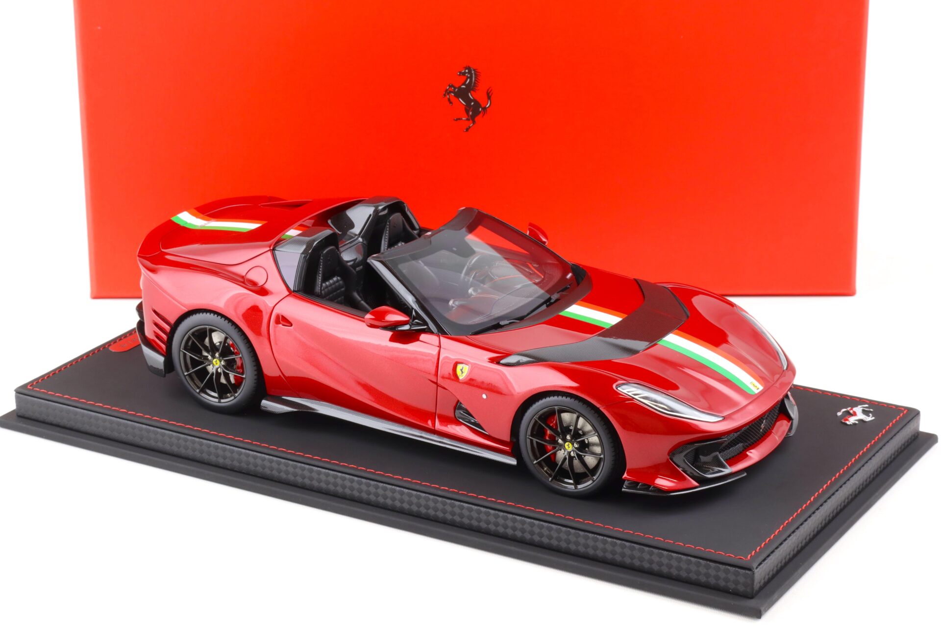 1:18 BBR Ferrari 812 Competizione Aperta Rosso Magma with display - Limited 48 pcs.