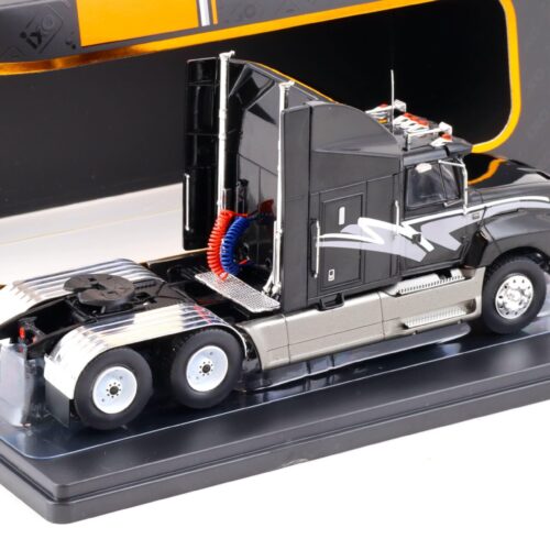 1:43 IXO 1990 Ford Aeromax SZM Truck black/ silver TR179.22