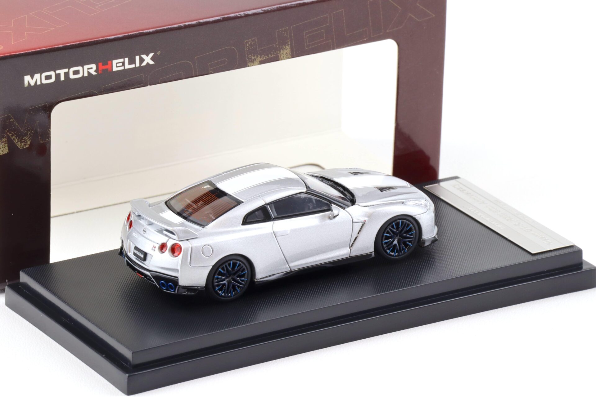 1:64 Motorhelix Nissan GT-R (R35) 50th Anniversary Ultimate metal silver M63503