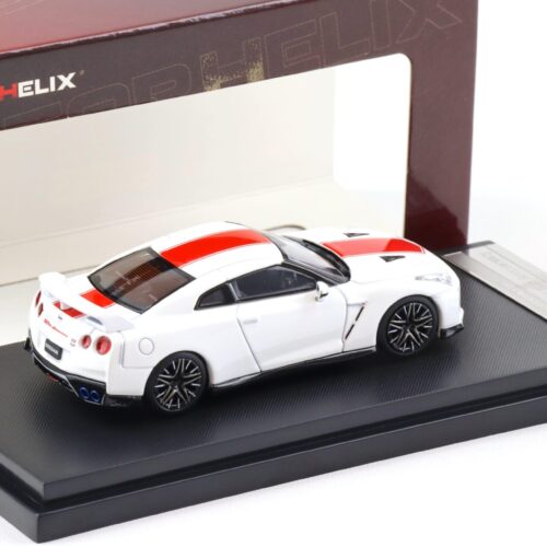 1:64 Motorhelix Nissan GT-R (R35) 50th Anniversary Brilliant white pearl M63502