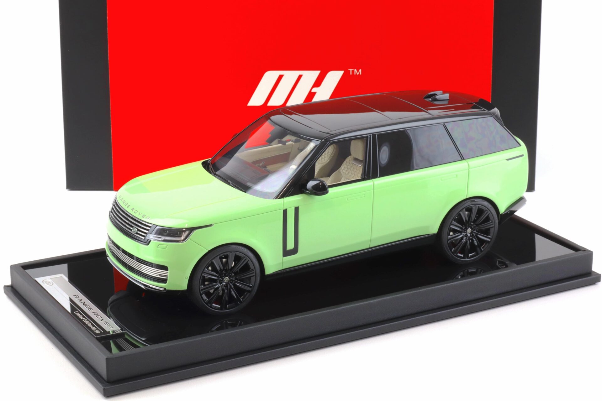 1:18 Motorhelix LCD Range Rover Autobiography 2023 light green MH026LG
