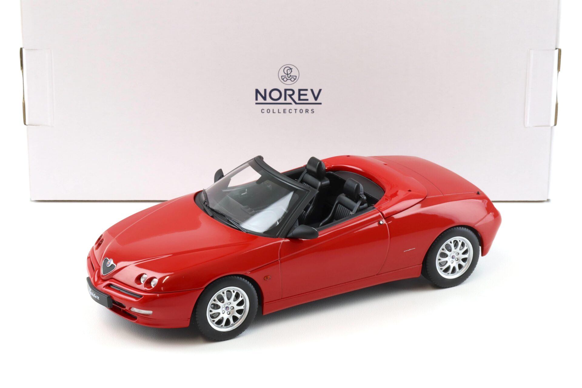 1:18 Norev Alfa Romeo Spider 2.0 T.Spark 1999 with Softtop red - Limited 1250 pcs.