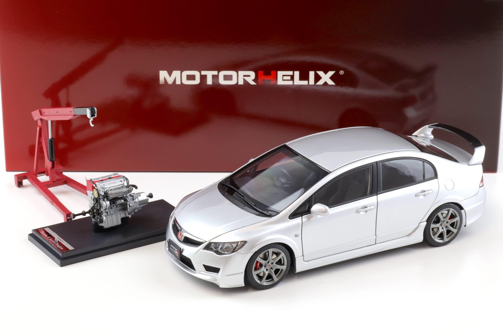 1:18 Motorhelix Honda Civic Type R (FD2) 2007 Early Version Platinum silver metallic M85410