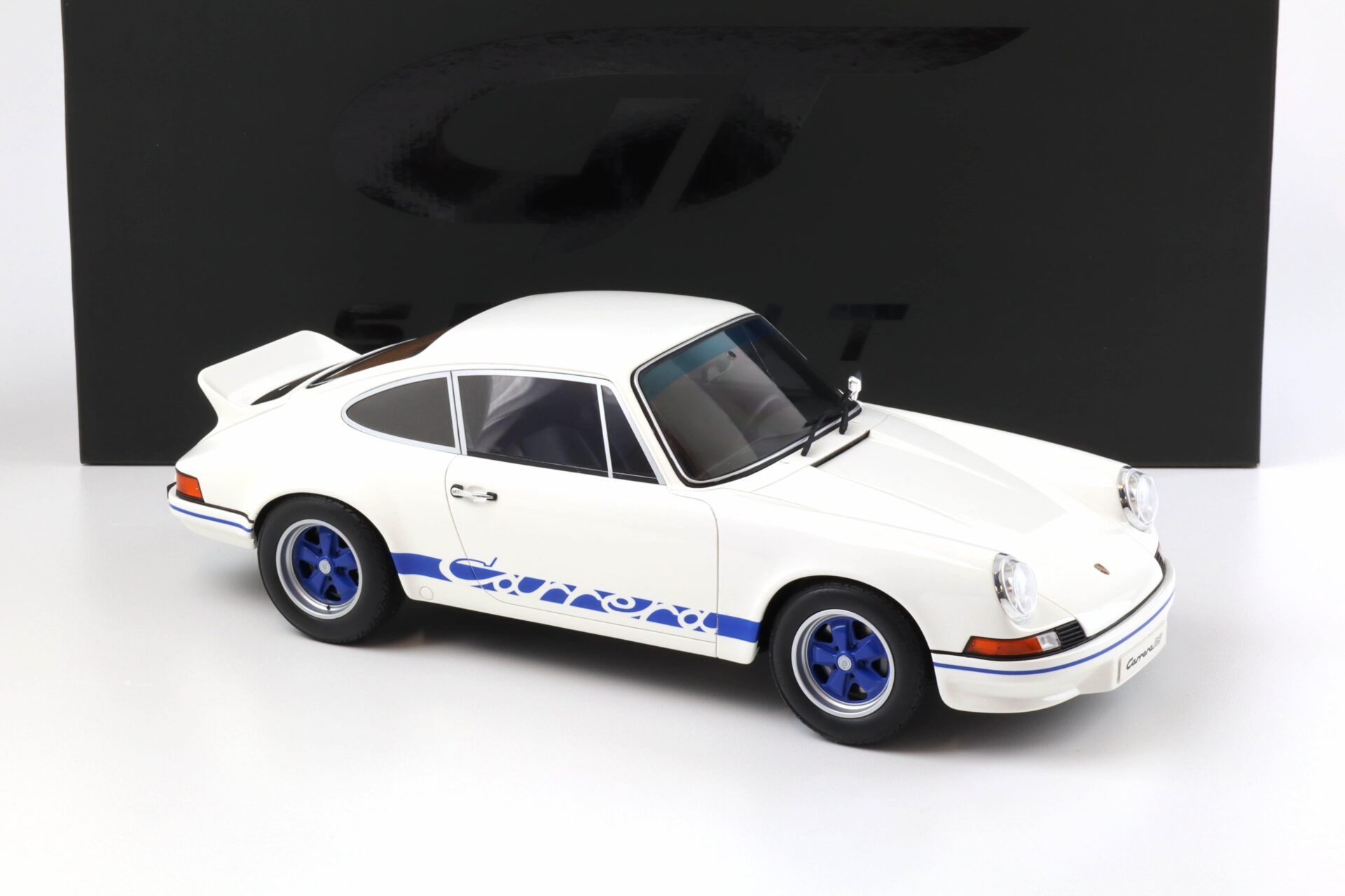 1:12 GT Spirit GT921 Porsche 911 Carrera RS 2.7 Coupe Grand Prix white / blue 1973