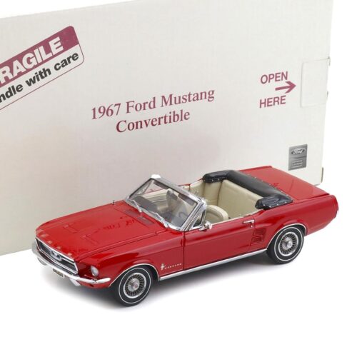 1:24 Danbury Mint 1967 Ford Mustang Convertible Candy Apple red with box