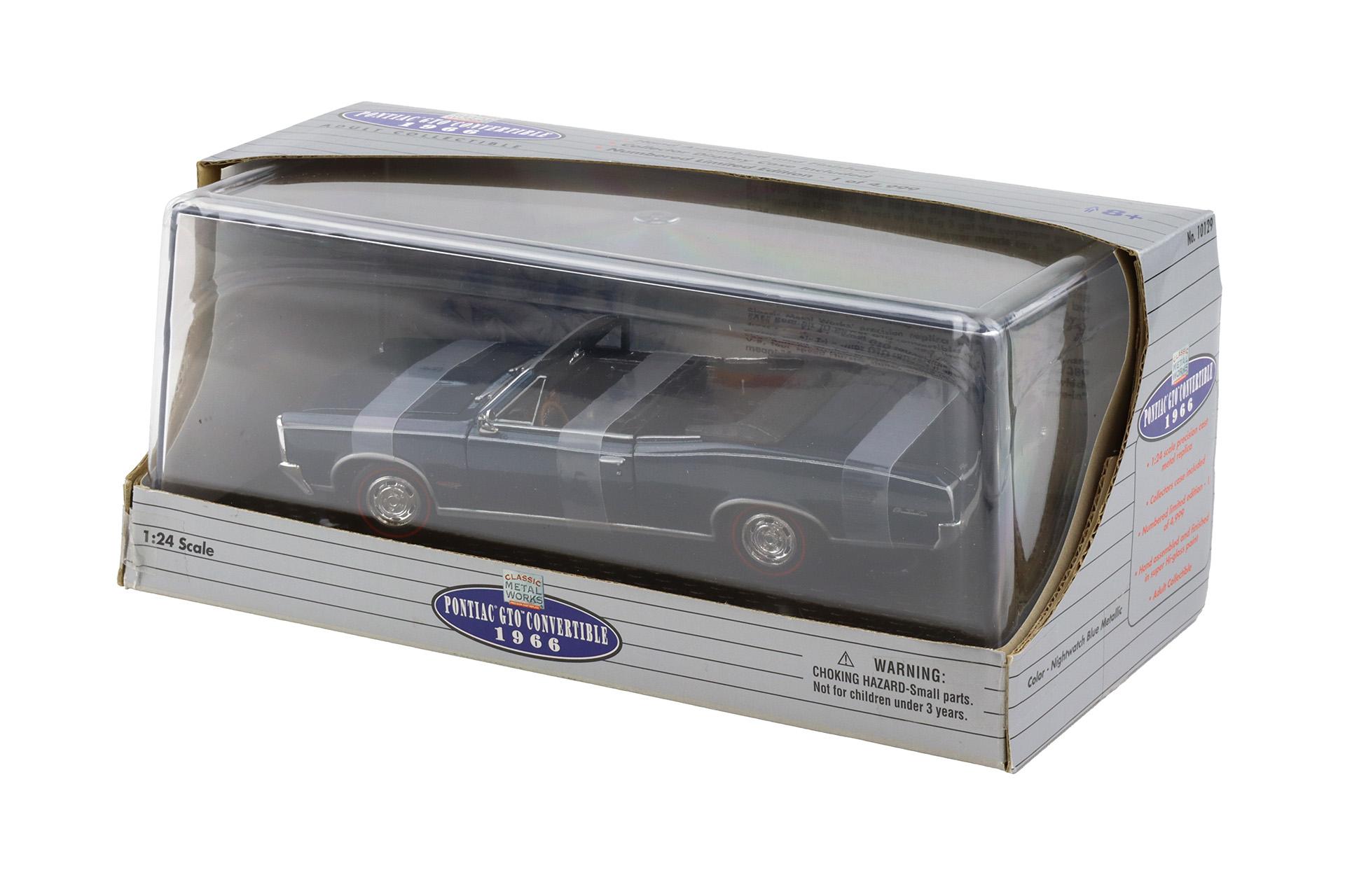 1:24 Classic Metal Works 1966 Pontiac GTO Convertible Nightwatch blue with Showcase