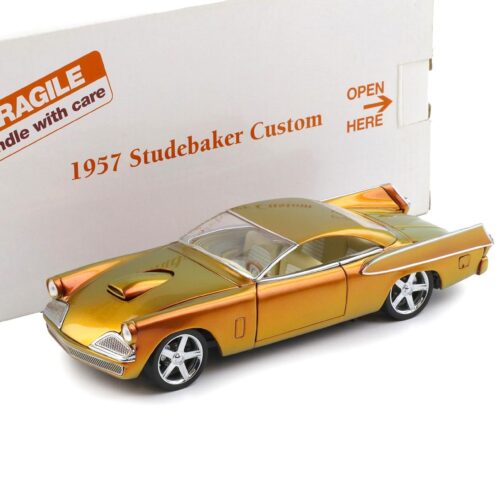 1:24 Danbury Mint 1957 Studebaker Custom Coupe gold/ bronze Chromalox