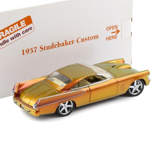 1:24 Danbury Mint 1957 Studebaker Custom Coupe gold/ bronze Chromalox