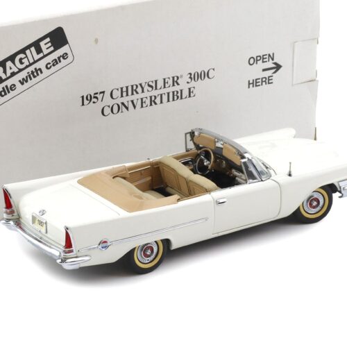 1:24 Danbury Mint 1957 Chrysler 300C Convertible Cloud white