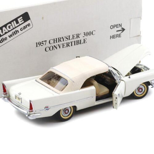 1:24 Danbury Mint 1957 Chrysler 300C Convertible Cloud white