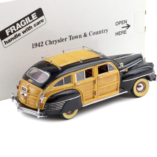 1:24 Danbury Mint 1942 Chrysler Town & Country Station Wagon black