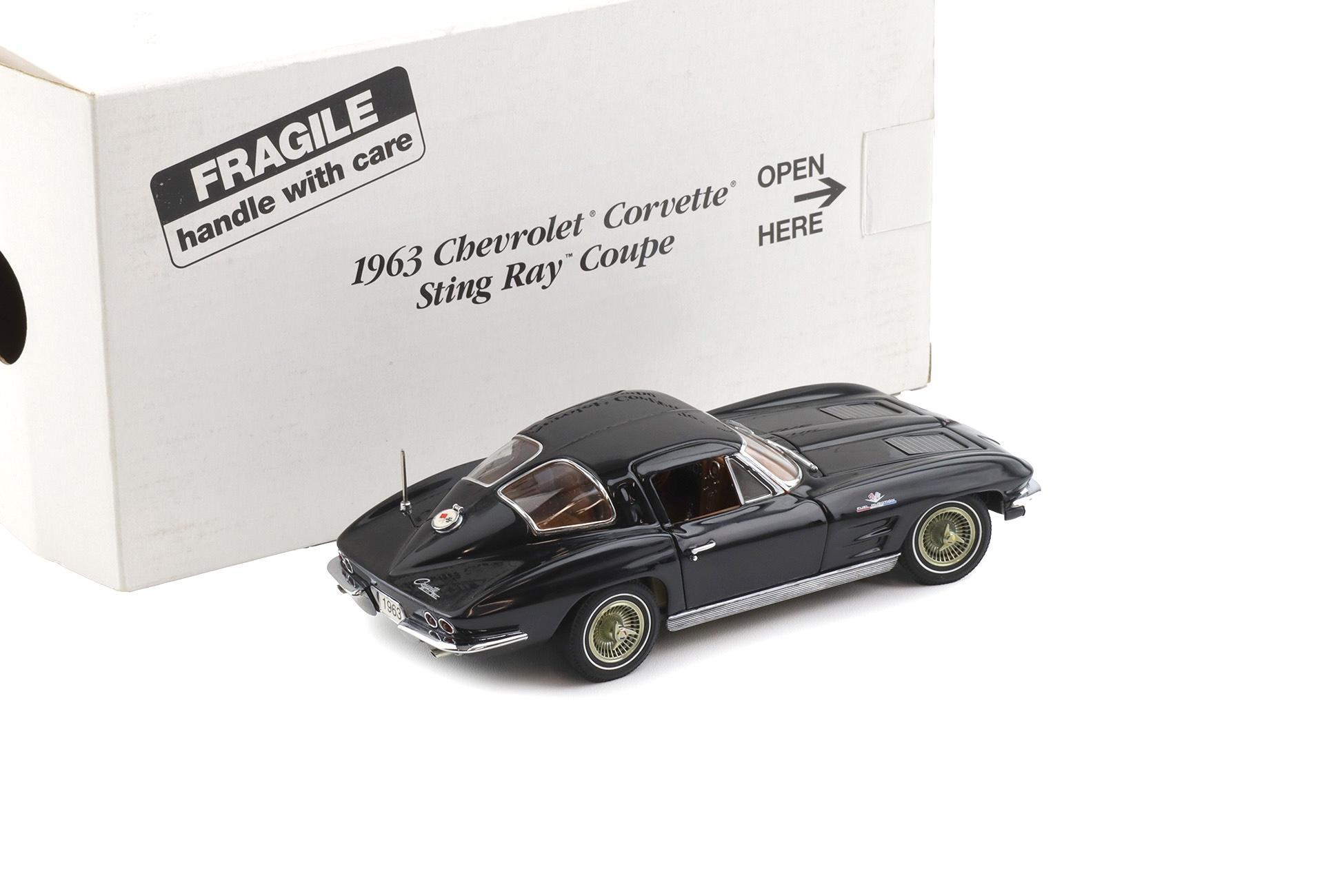 1:24 Danbury Mint 1963 Chevrolet Corvette Sting Ray Coupe Tuxedo black
