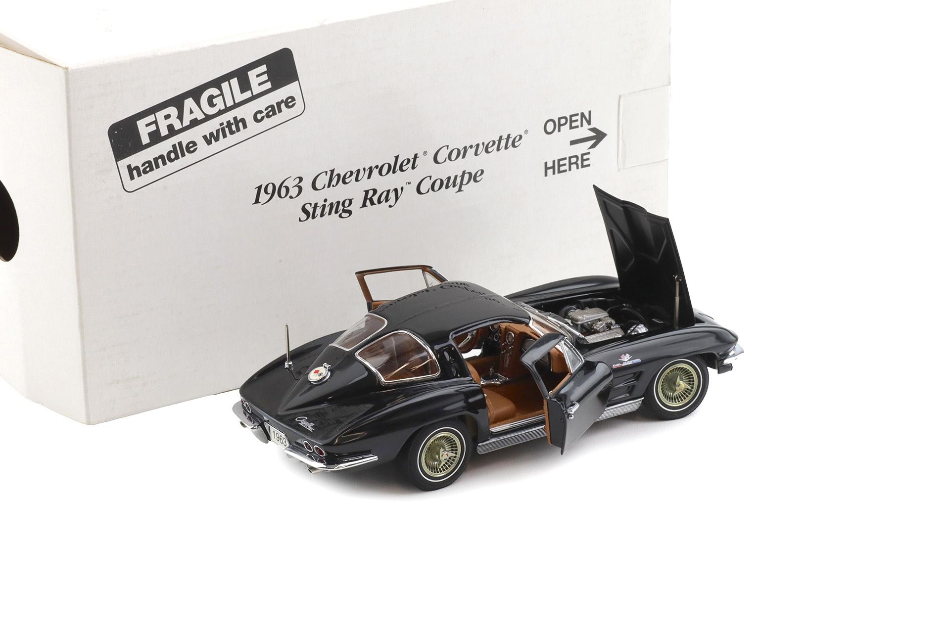 1:24 Danbury Mint 1963 Chevrolet Corvette Sting Ray Coupe Tuxedo black