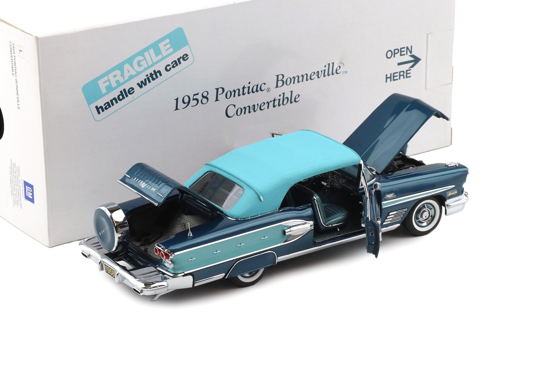1:24 Danbury Mint 1958 Pontiac Bonneville Convertible 2-tone turquoise
