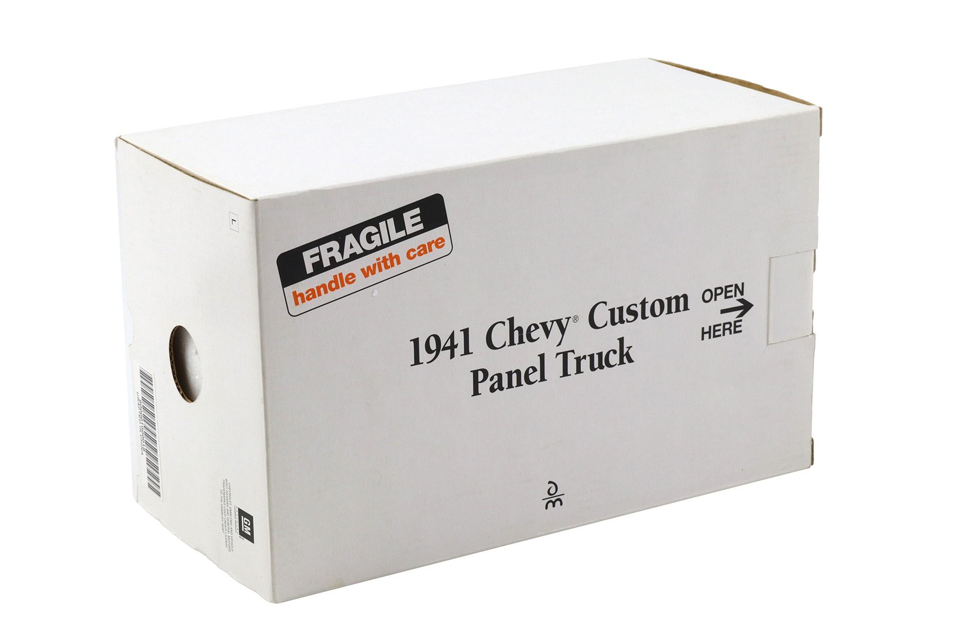 1:24 Danbury Mint 1941 Chevrolet Custom Panel Truck orange/ black