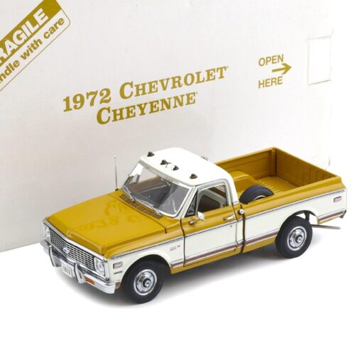 1:24 Danbury Mint 1972 Chevrolet Cheyenne Pickup Spanish gold/ Frost white