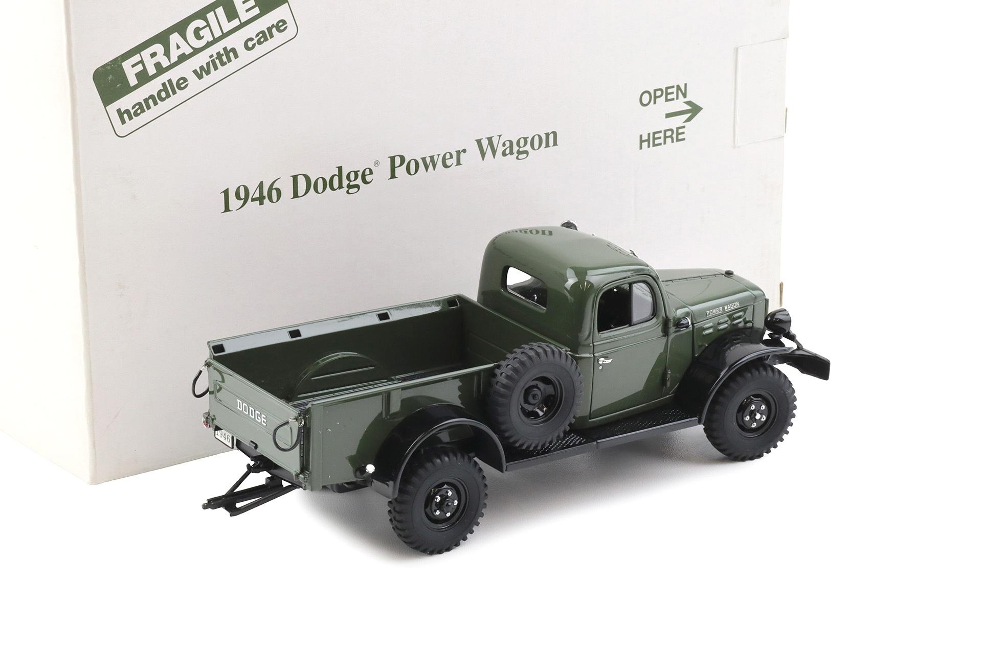 1:24 Danbury Mint 1946 Dodge Power Wagon Pickup Seawolf Submarine green/ black