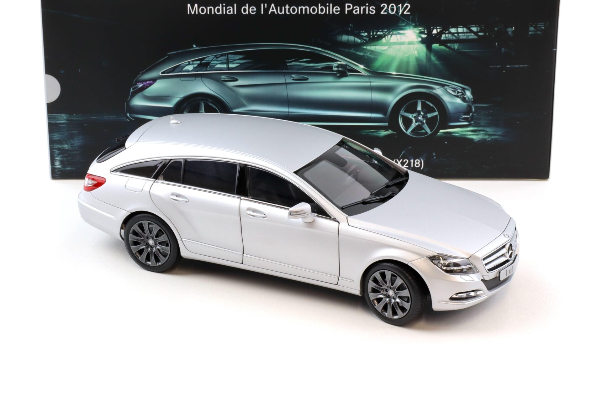 1:18 Norev Mercedes CLS Shooting Brake X218 Paris Motorshow 2012 silver DEALER VERION