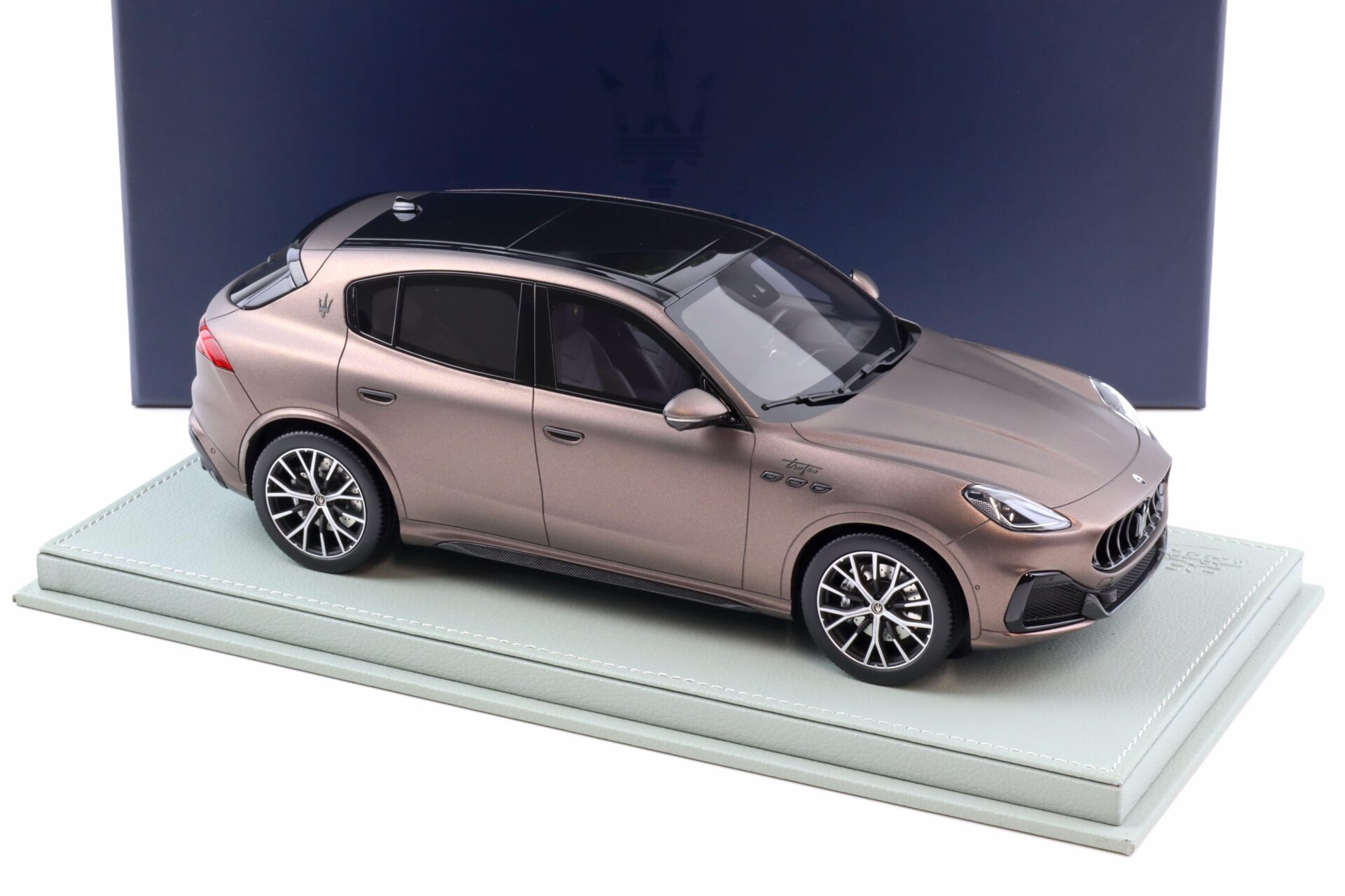1:18 BBR Maserati Grecale Trofeo 2022 metallic matt bronze DEALER VERSION