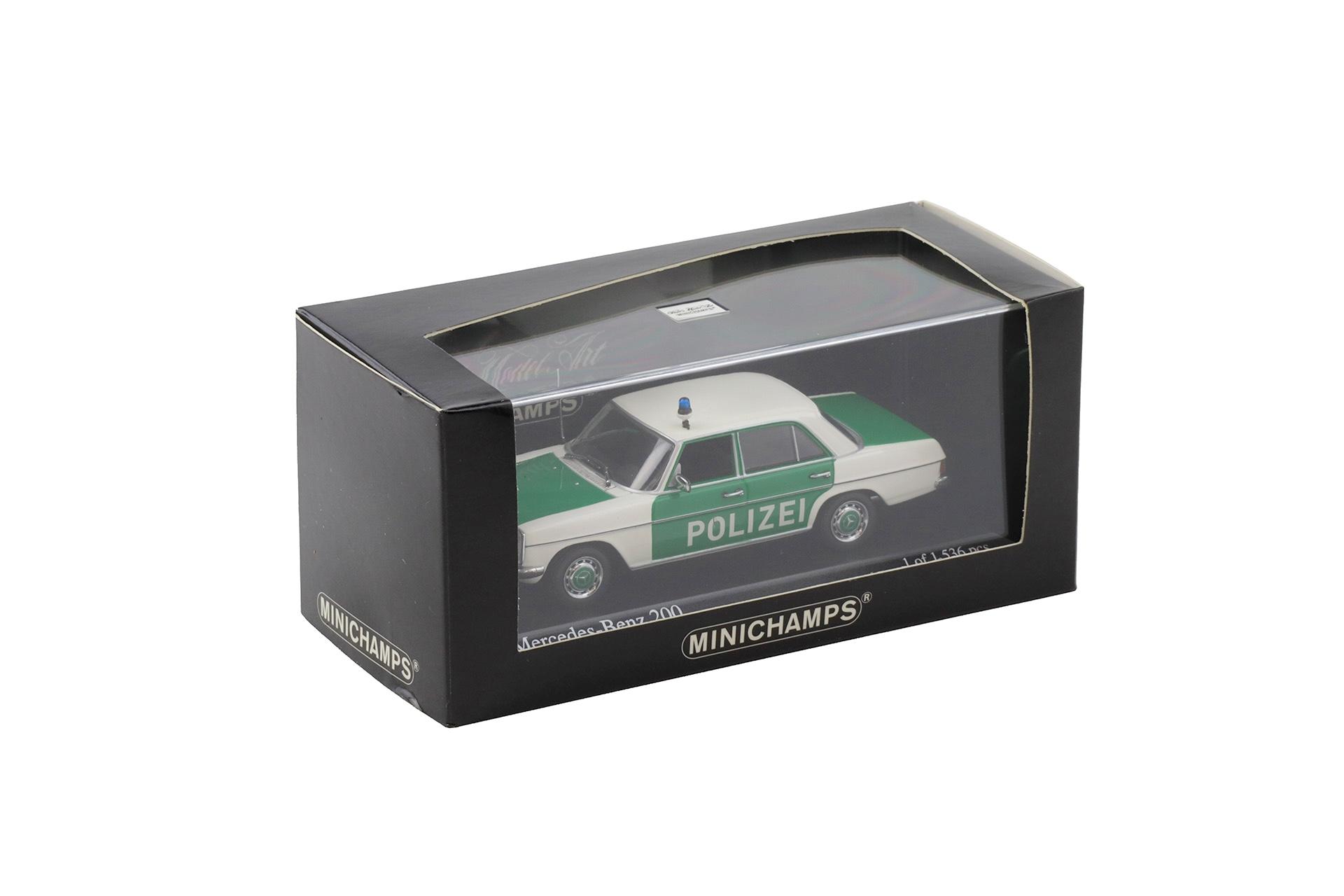 1:43 Minichamps Mercedes 200 W115 Sedan /8 Polizei green/ white