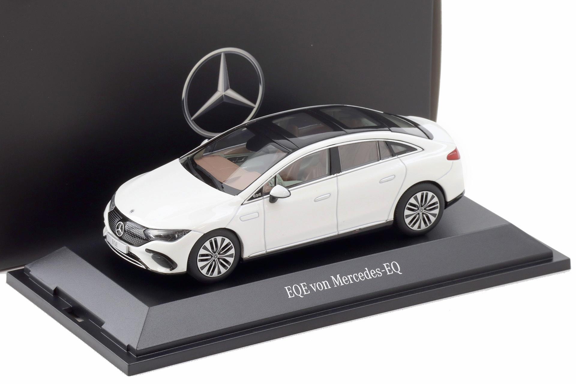 1:43 Herpa Mercedes EQE V295 Limousine Electric Art Line opalite white DEALER VERSION