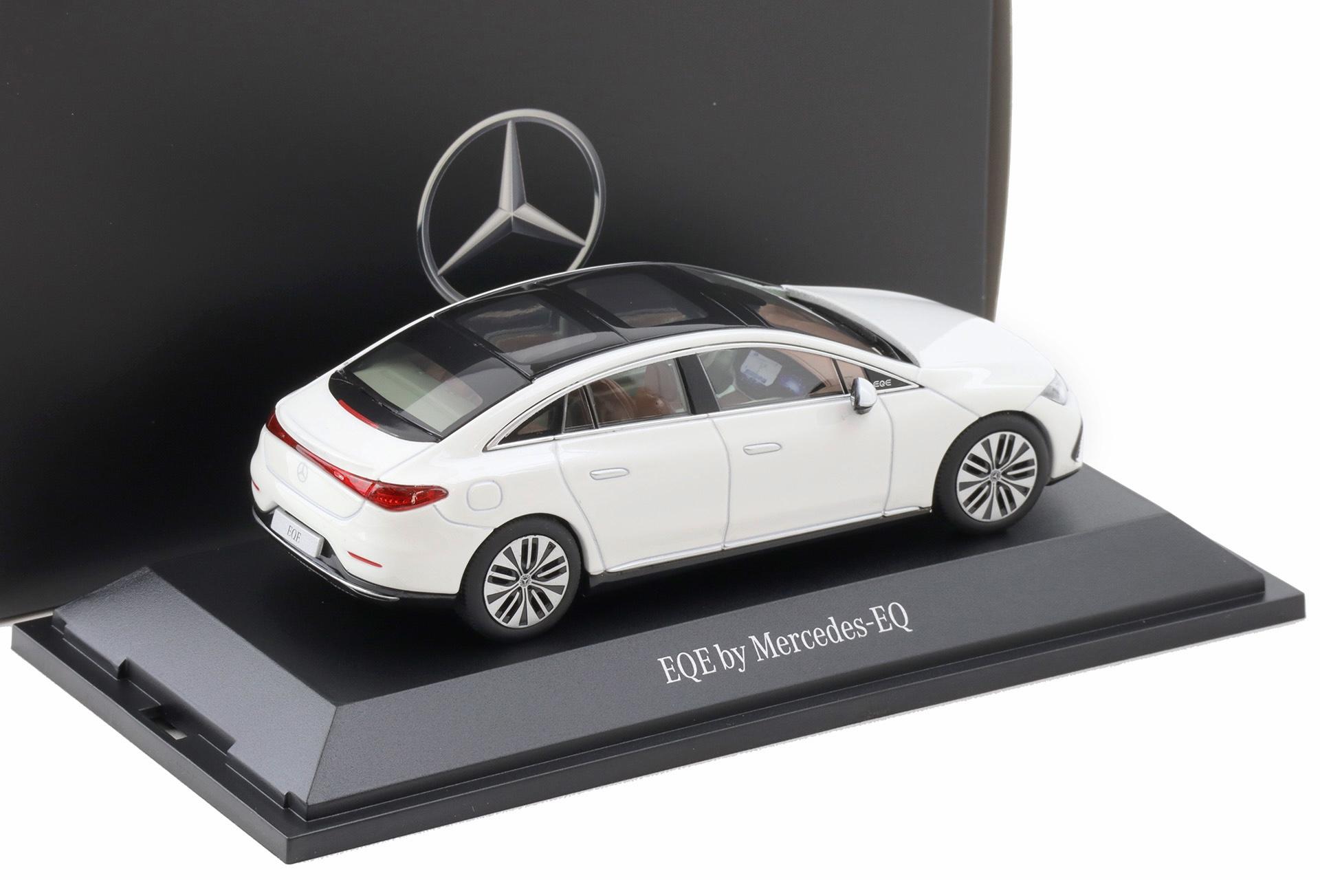 1:43 Herpa Mercedes EQE V295 Limousine Electric Art Line opalite white DEALER VERSION