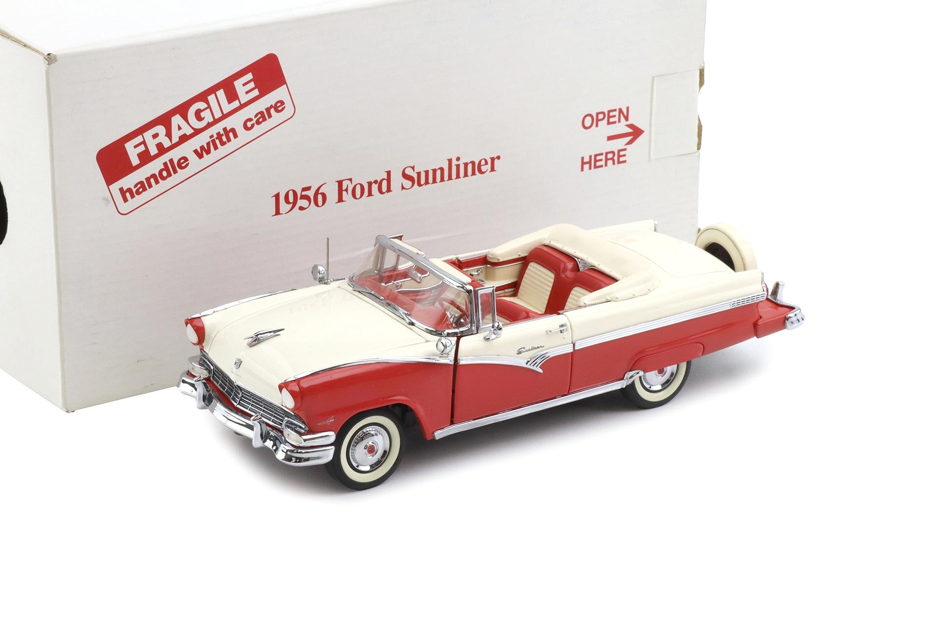 1:24 Danbury Mint 1956 Ford Sunliner Convertible Colonial white/ Fiesta red
