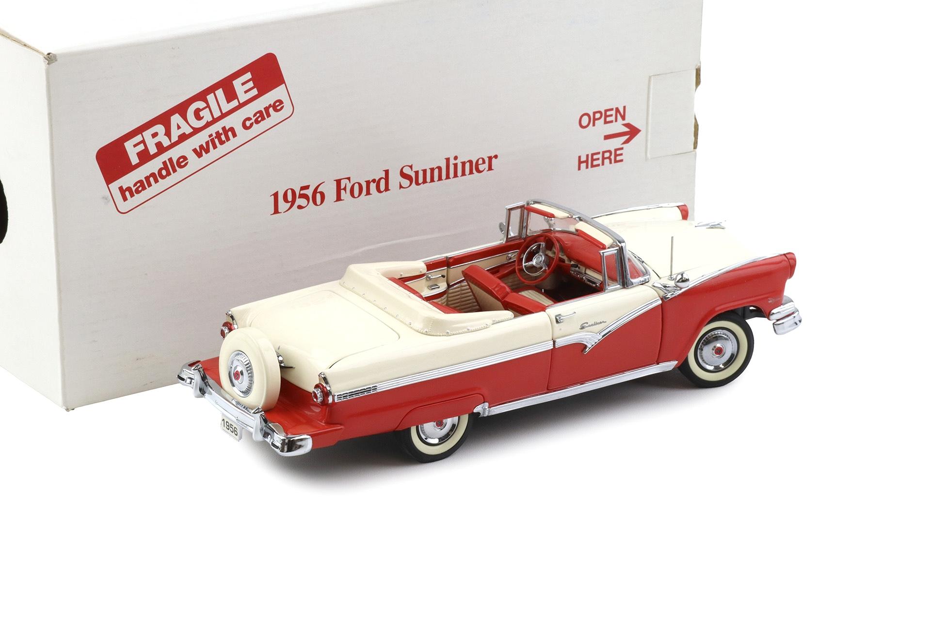 1:24 Danbury Mint 1956 Ford Sunliner Convertible Colonial white/ Fiesta red