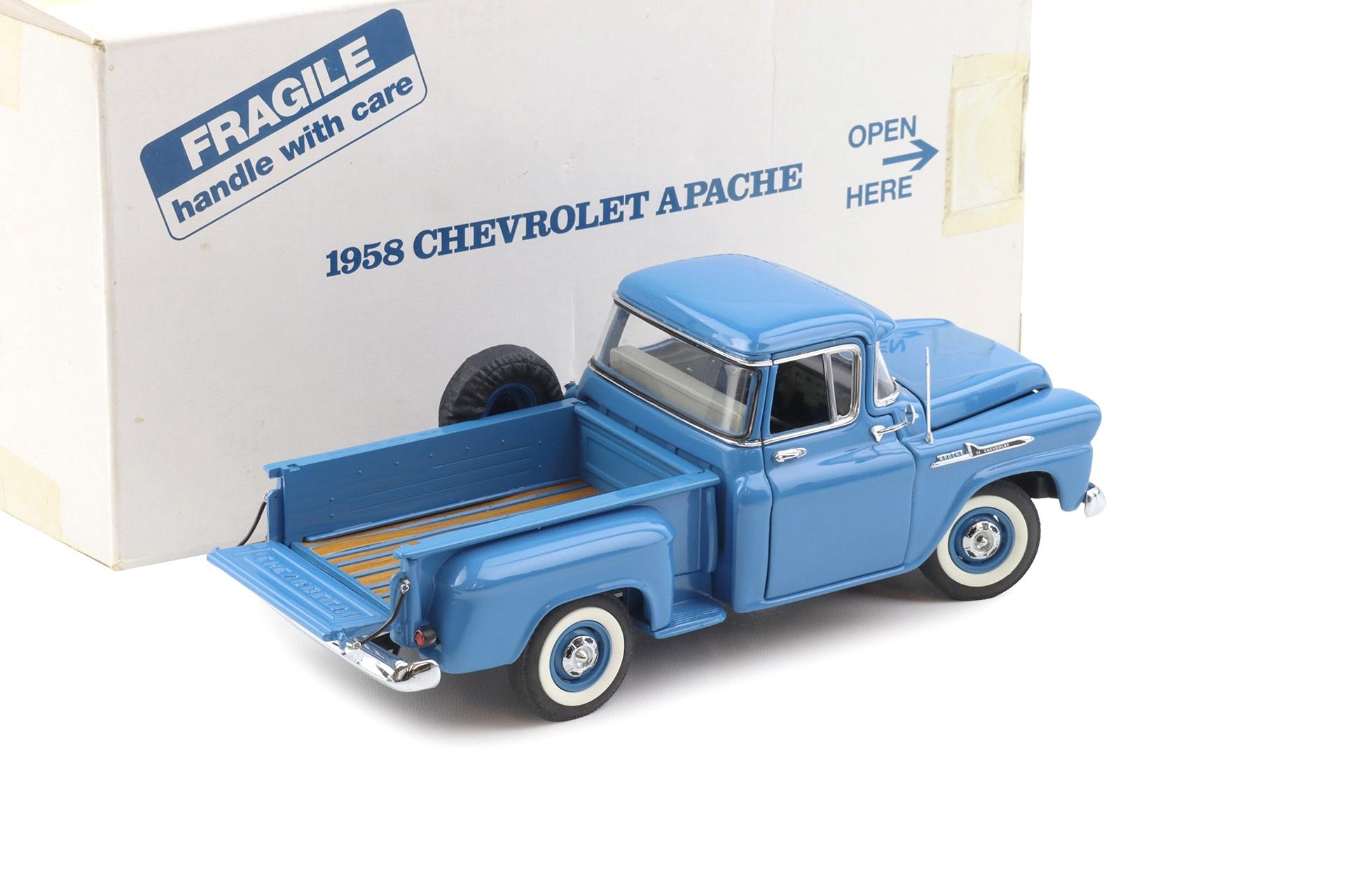 1:24 Danbury Mint 1958 Chevrolet Apache 3104 Half-Ton Pickup Dawn blue