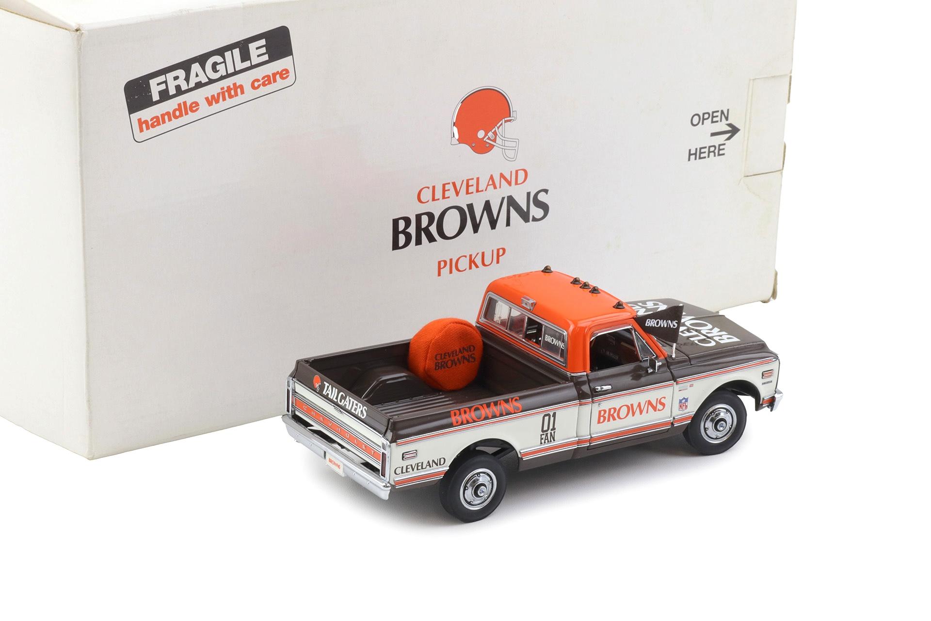 1:24 Danbury Mint 1972 Chevrolet Cheyenne Pickup Cleveland Browns