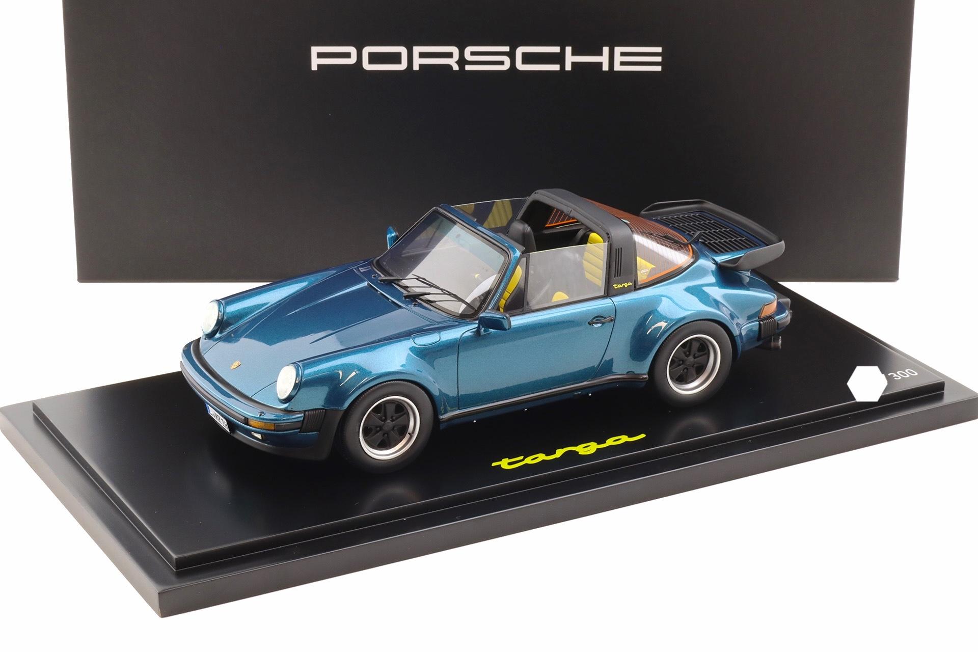 1:18 Spark Porsche 911 930 Turbo Targa Amazonas green MAP Porsche Museum