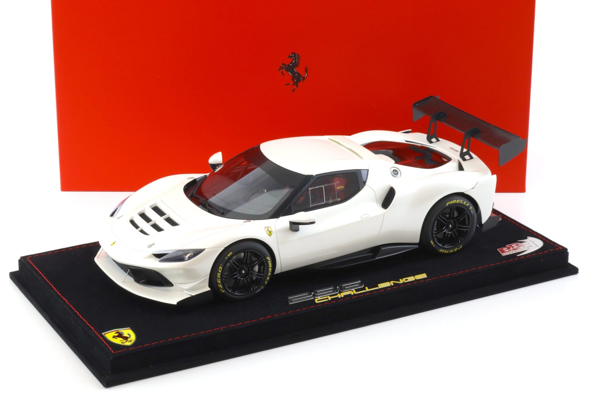 ID 100502 orig.jpg 1:18 BBR Ferrari 296 Challenge 2023 Fuji white - Limited 12 pcs.