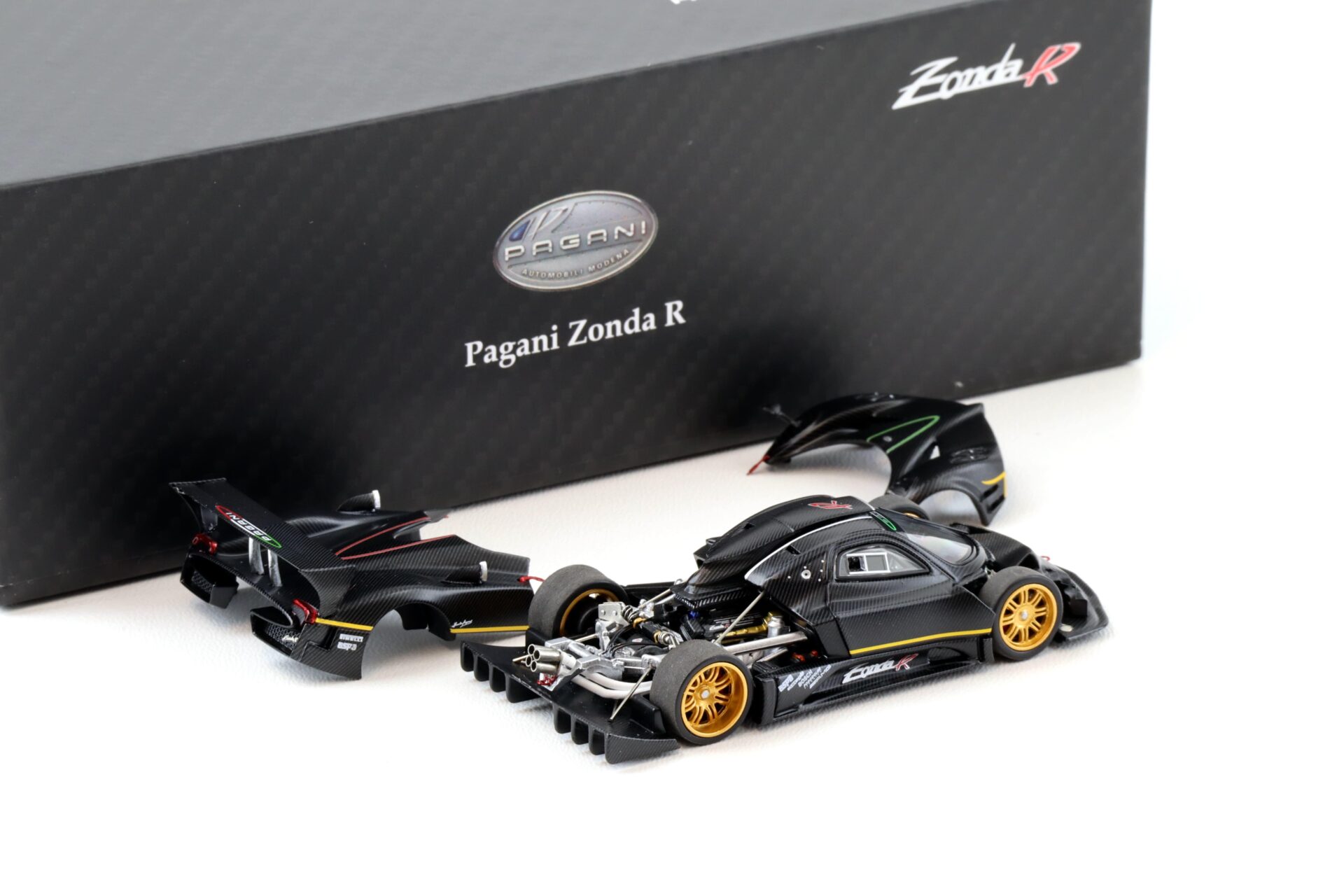 1:64 Almost Real x Motorhelix Pagani Zonda R matte Carbon Fiber 650630001