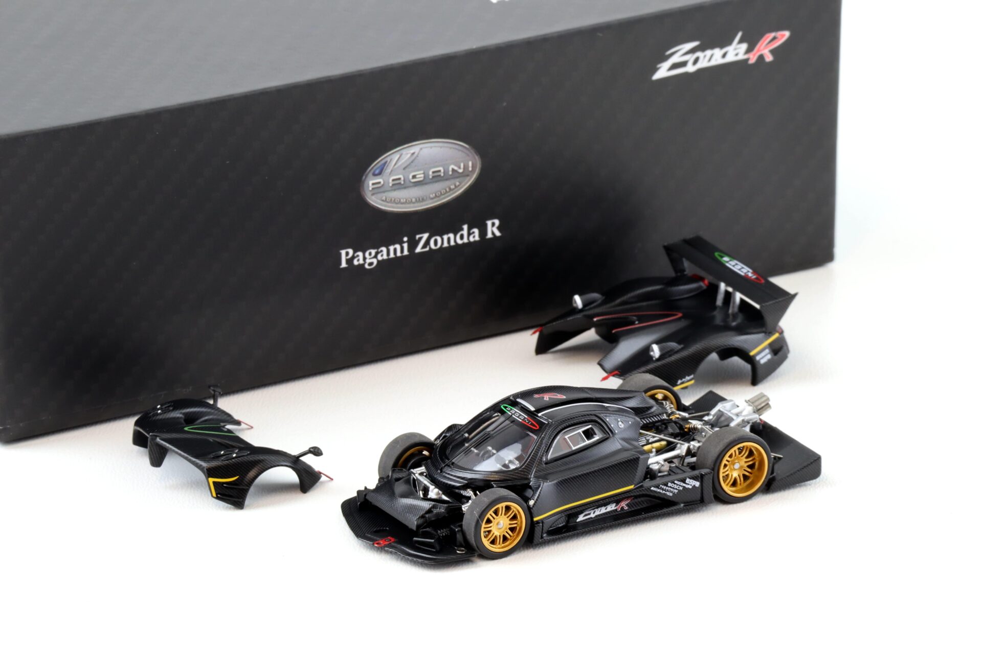 1:64 Almost Real x Motorhelix Pagani Zonda R matte Carbon Fiber 650630001