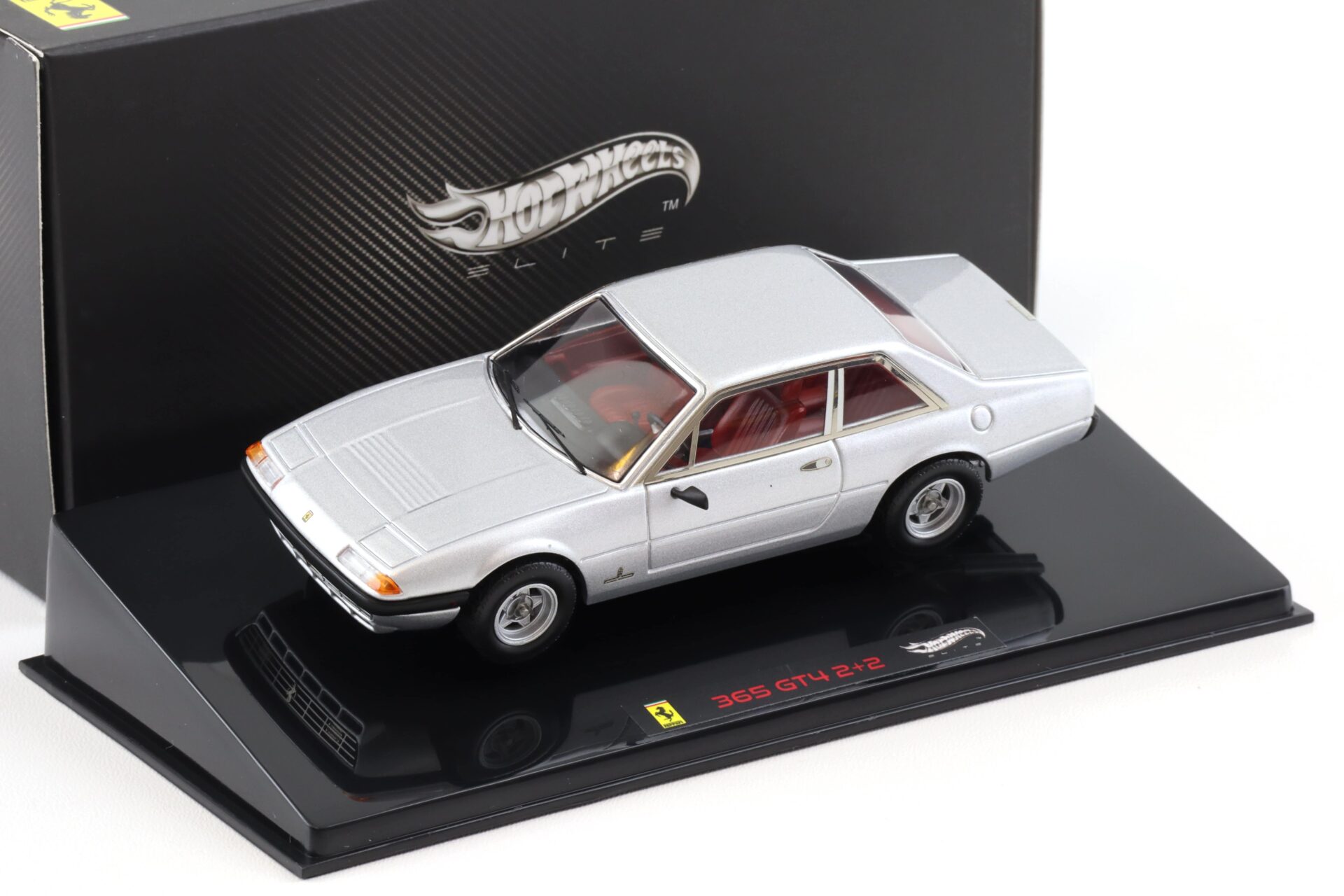 ID 101553 orig.jpg 1:43 Hot Wheels Elite Ferrari 365 GT4 2+2 silver 1972