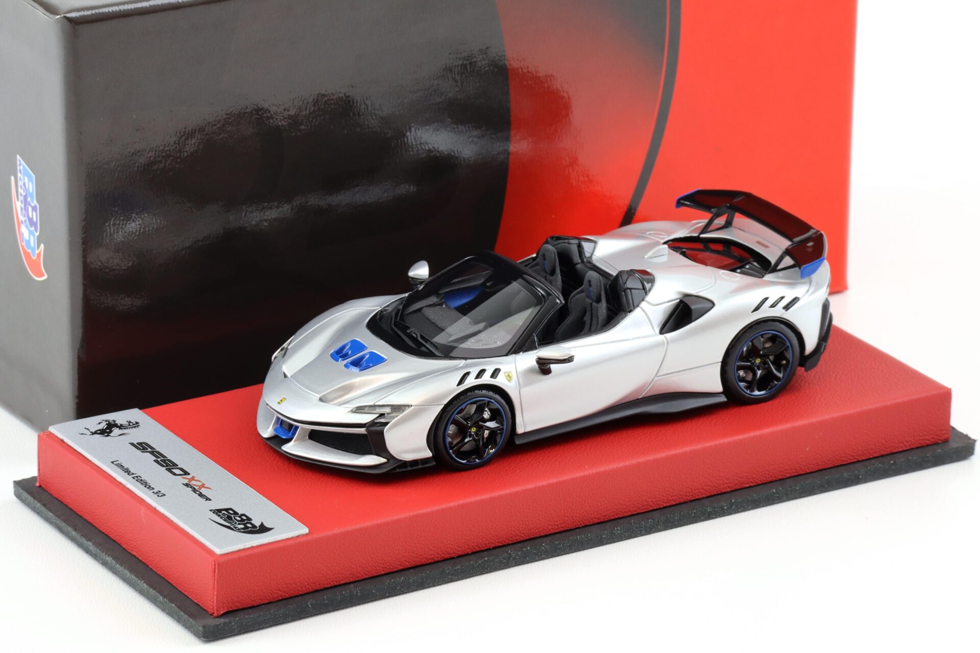 ID 101580 orig.jpg 1:43 BBR Ferrari SF90XX Spider Argento Nurburgring with leather base - Limited 3 pcs.