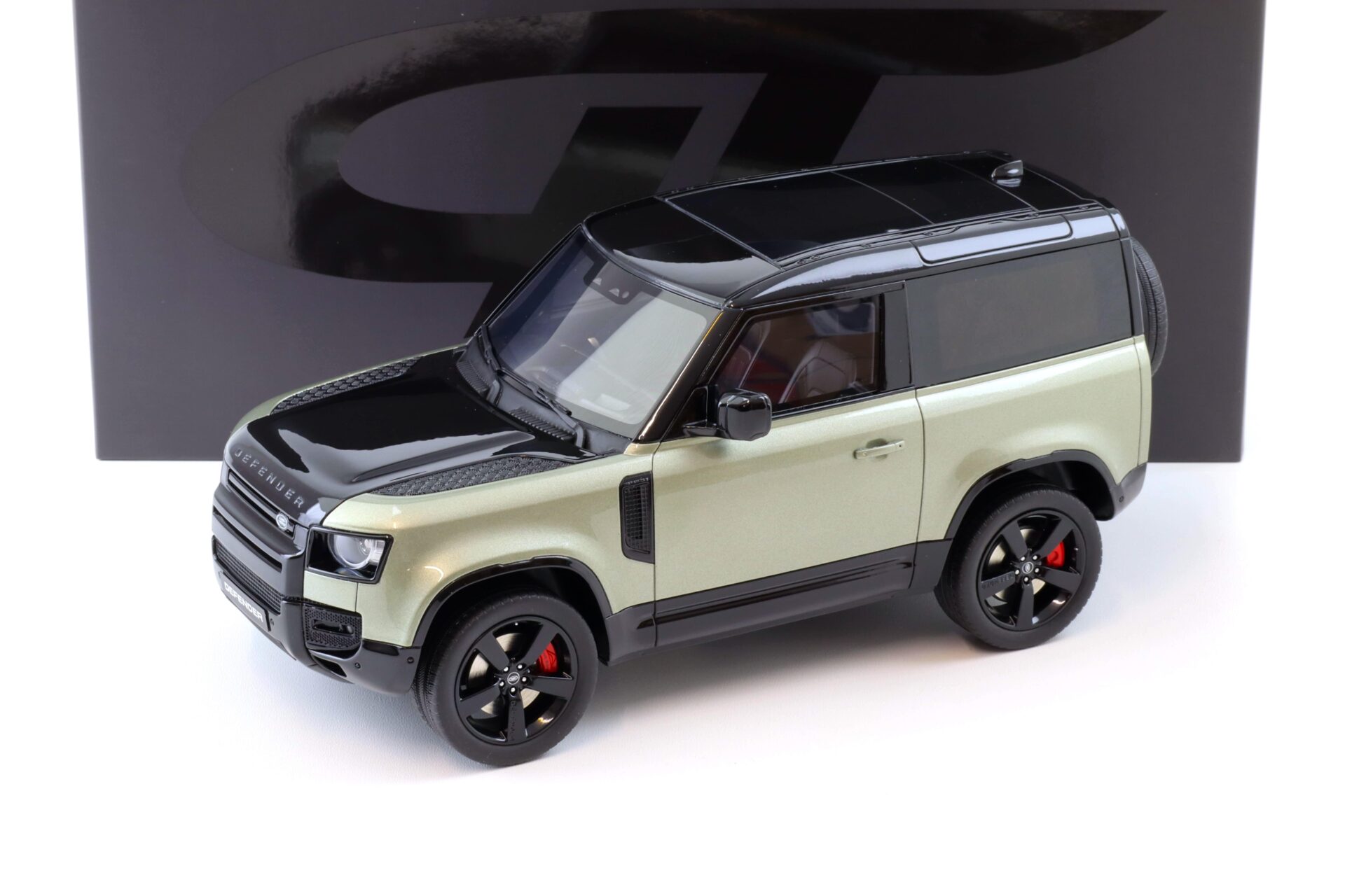 ID 101728 orig.jpg 1:18 GT Spirit GT517 Land Rover Defender P400 X Dynamic HSE Pangea green 2021