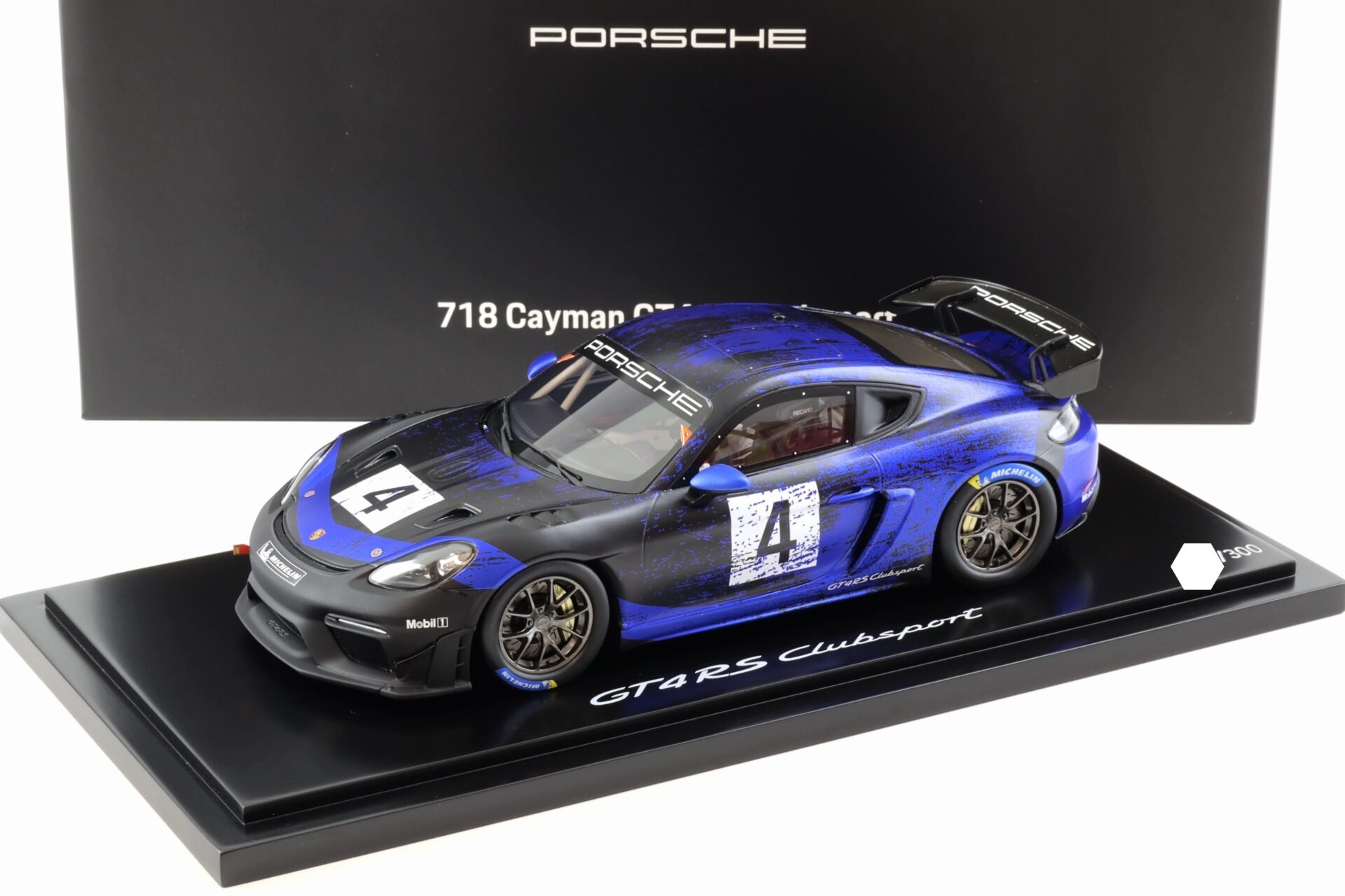 ID 101788 orig.jpg 1:18 Spark Porsche 718 (982) Cayman GT4 RS Clubsport #4 schwarz / purple WAP DEALER