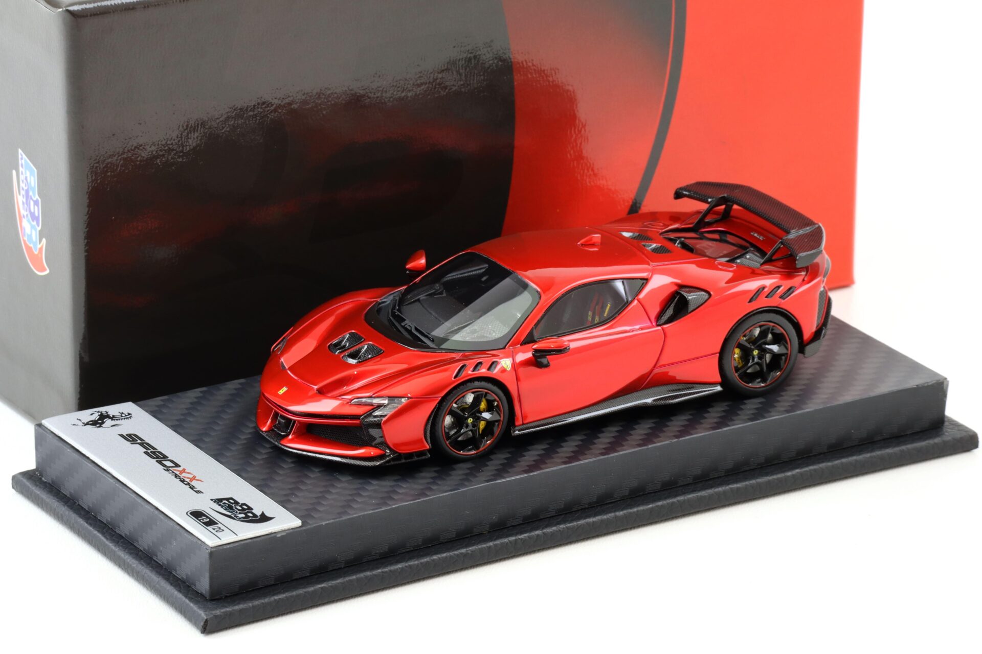 ID 101929 orig.jpg 1:43 BBR Ferrari SF90XX Enzo red metallic with Carbon base - Limited 20 pcs.