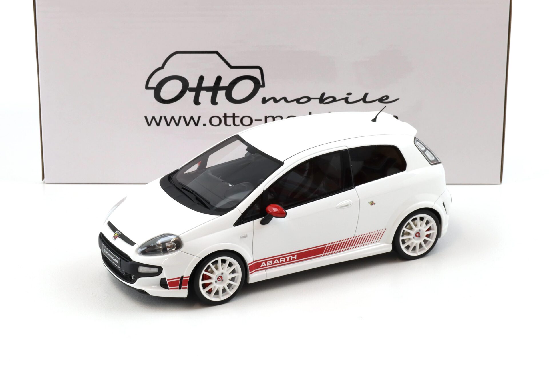 ID 101995 orig.jpg 1:18 OTTO mobile OT460 Fiat Punto Abarth Esseesse Bianco white/ red 2010