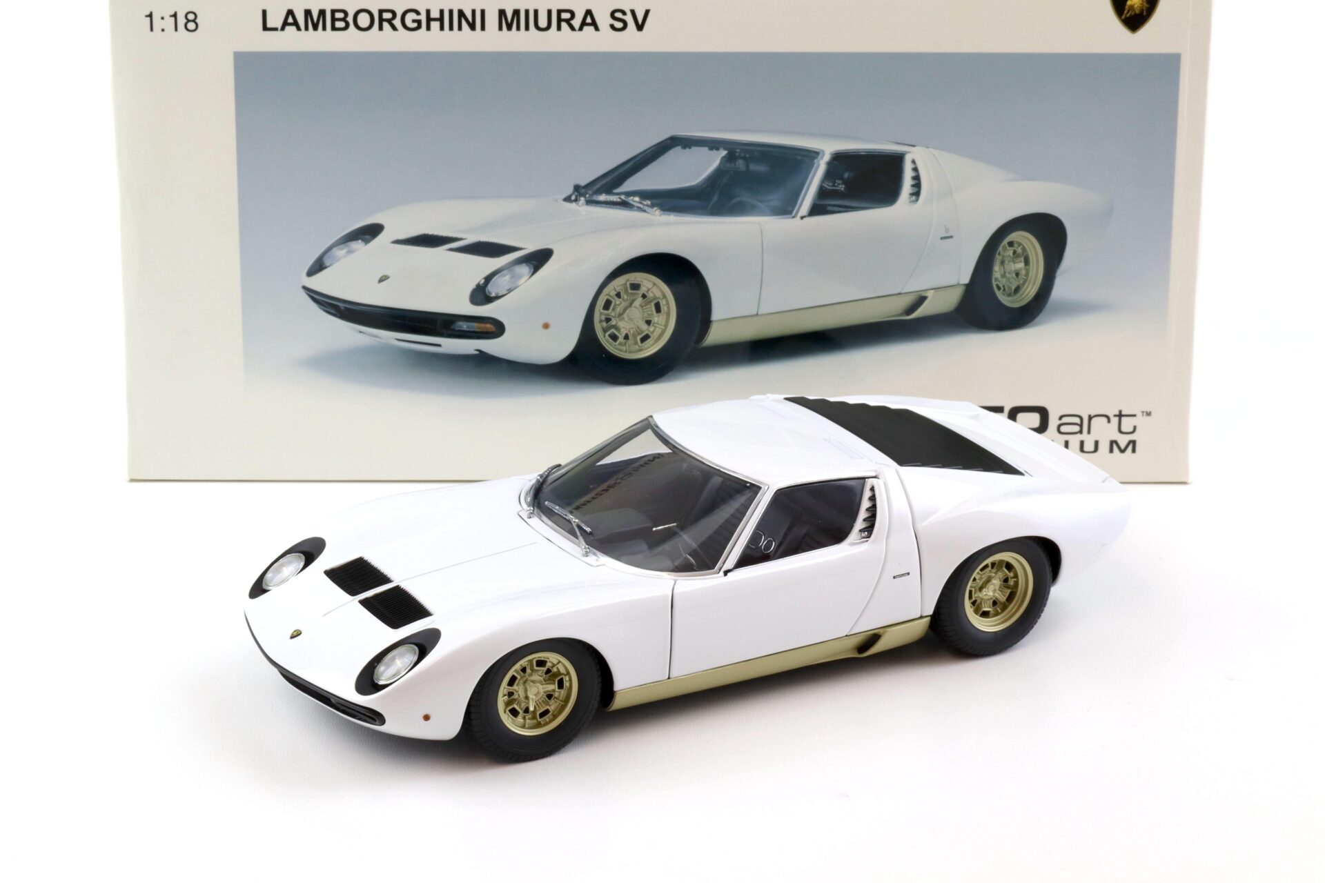 ID 102791 orig.jpg 1:18 AUTOart Lamborghini Miura SV white/ gold side skirts DIECAST 74544