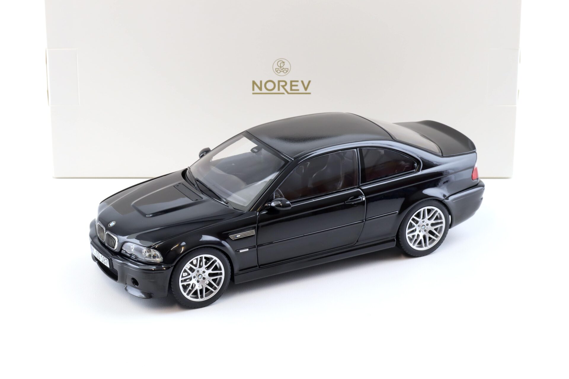 ID 103111 orig.jpg 1:18 Norev BMW M3 CSL E46 Coupe 2000 Saphire black 183017