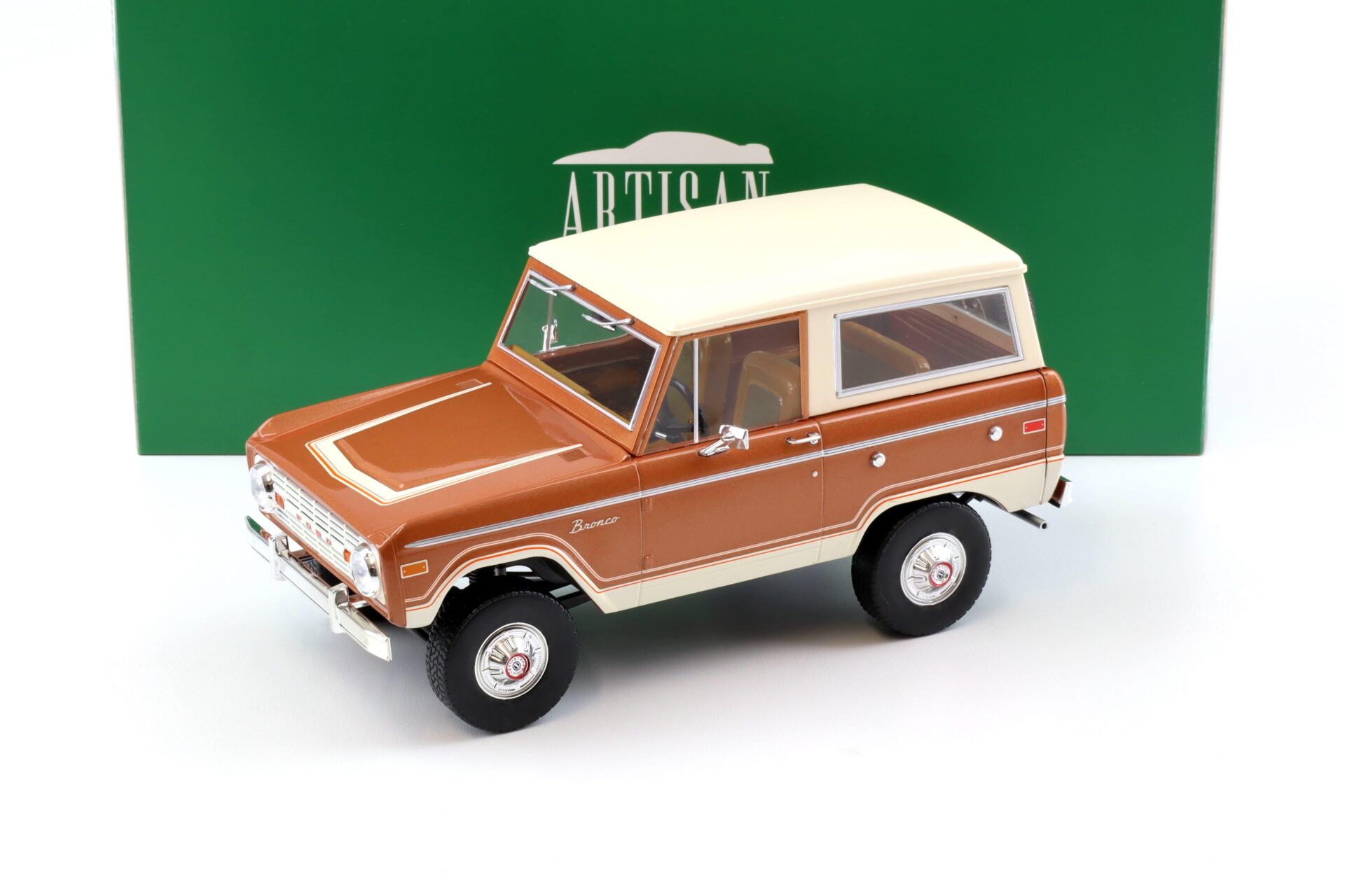 ID 103305 orig.jpg 1:18 Greenlight Artisan 1973 Ford Bronco Ranger Hot Ginger metallic/ white